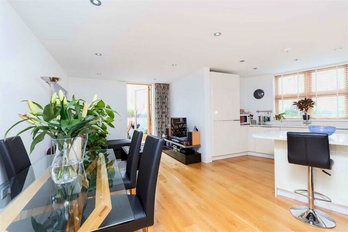 1 Bedroom Flat To Rent In Magdalen Road, London, SW18