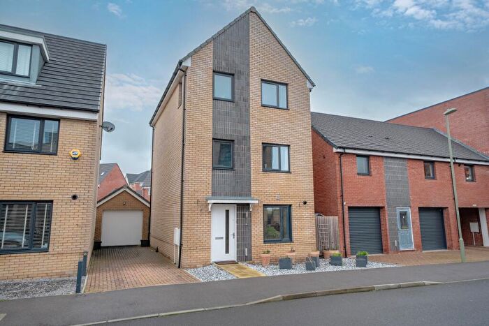 4 Bedroom Detached House For Sale In Cashmere Drive, Andover, SP11