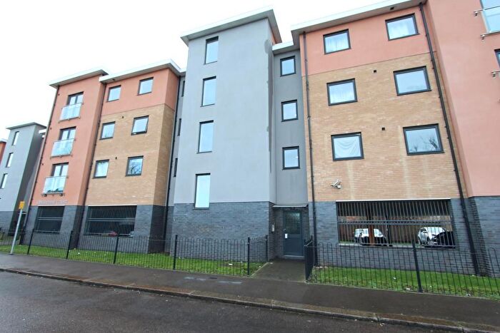 2 Bedroom Flat For Sale In Lansdowne Court, Lansdowne Road, Tilbury, RM18