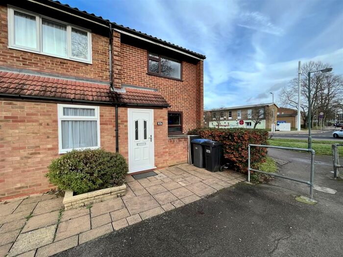 2 Bedroom House To Rent In Halling Hill, Harlow, CM20