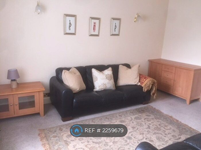 2 Bedroom Flat To Rent In School Drive, Aberdeen, AB24