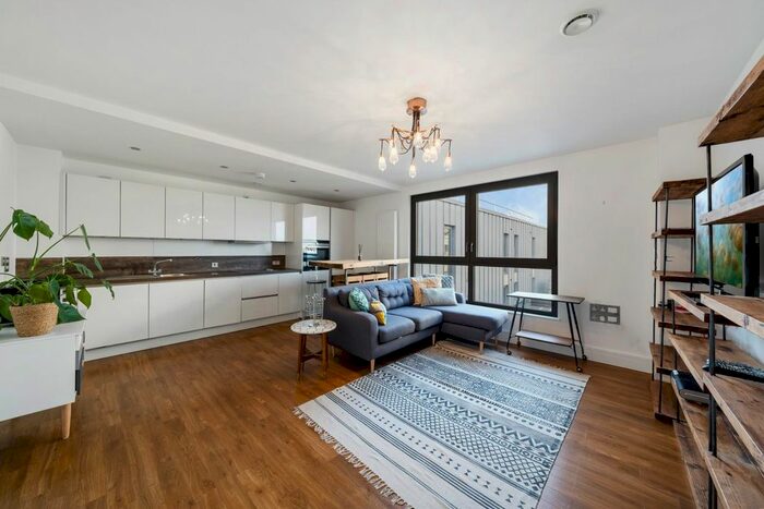 1 Bedroom Flat To Rent In Boleyn Road, Dalston, N16