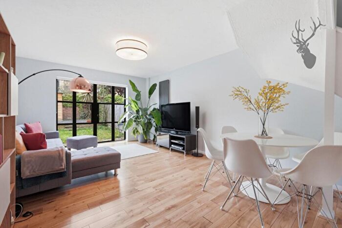 2 Bedroom House For Sale In Hewison Street, Bow, E3
