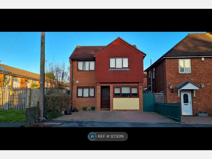 3 Bedroom Detached House To Rent In Lancaster Rd, Maidenhead SL6