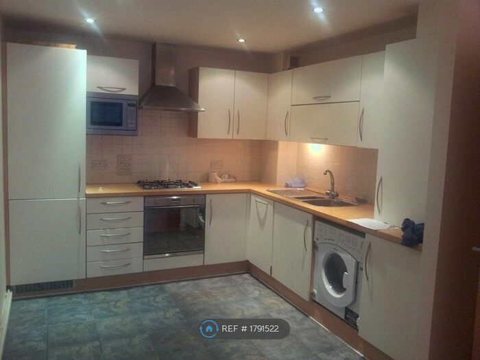 1 Bedroom Flat To Rent In Roxborough Heights, Harrow, HA1