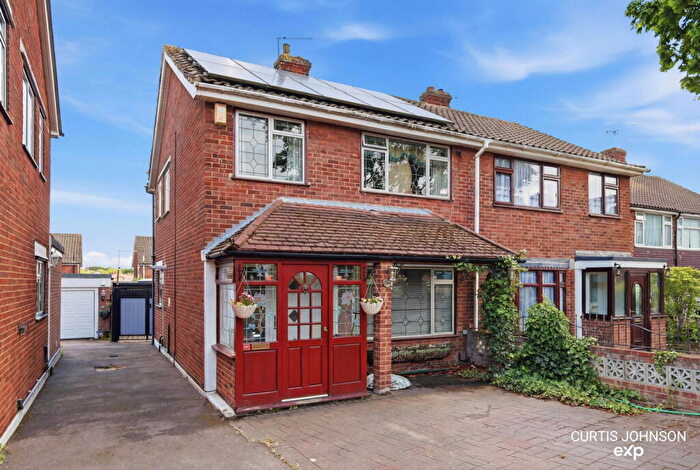 3 Bedroom Semi Detached House For Sale In Ashby Close, Hornchurch, RM11