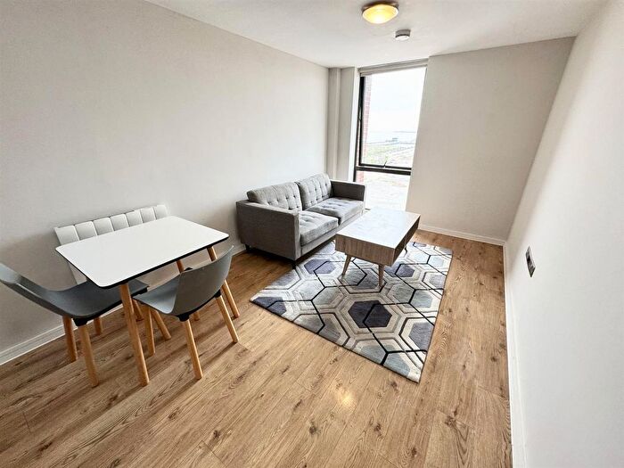 1 Bedroom Flat To Rent In Quay Central, Jesse Hartley Way, L3