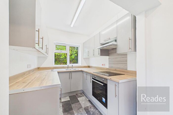 3 Bedroom Semi Detached House For Sale In Kent Road, Connah's Quay, CH5