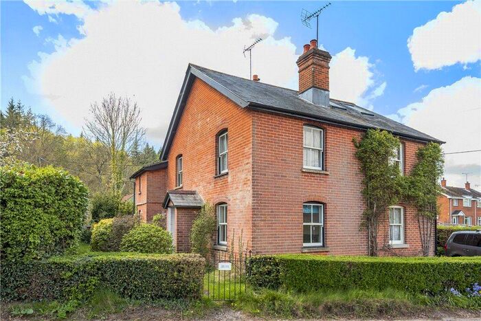 3 Bedroom Semi-Detached House For Sale In Barley Hill, Dunbridge, Romsey, SO51