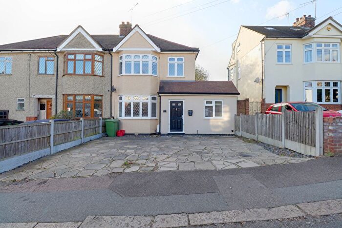 3 Bedroom Semi-Detached House For Sale In West Way, Brentwood, CM14