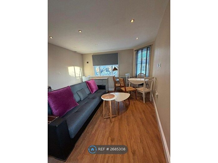 1 Bedroom Flat To Rent In Lamington Street, London, W6