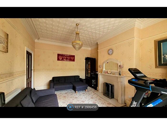 5 Bedroom Terraced House To Rent In Cecil Avenue, Bradford, BD7