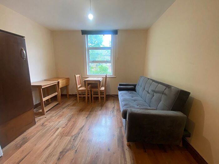 1 Bedroom Flat To Rent In Burton Road, London, NW6