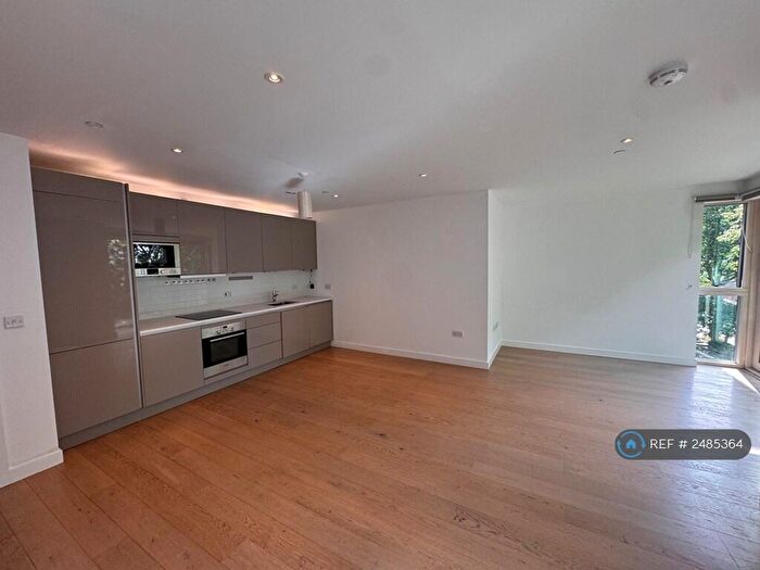 1 Bedroom Flat To Rent In Victory Place, London, SE17