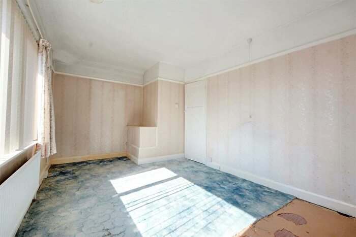 2 Bedroom Semi-Detached House For Sale In Coppice Road, Arnold, Nottingham, NG5