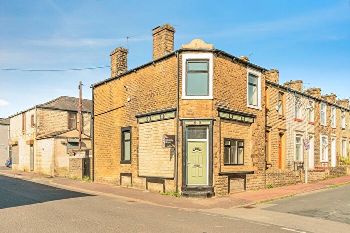 3 Bedroom End Terrace House For Sale In Queensberry Road, Burnley, Lancashire, BB11
