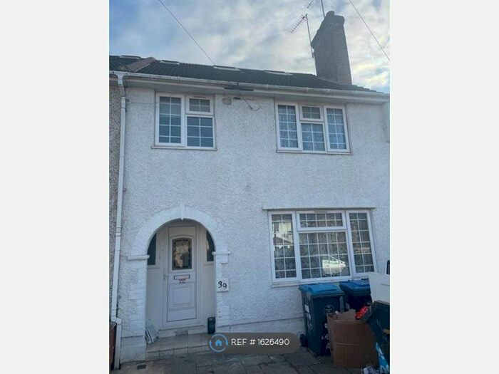 6 Bedroom Terraced House To Rent In Ballards Road, London, NW2