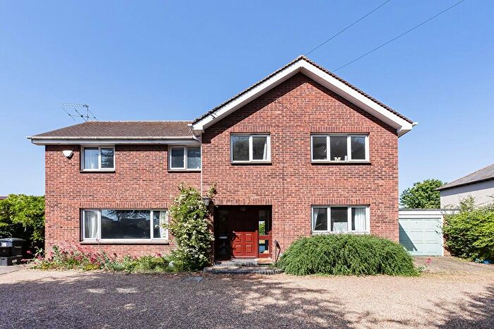 5 Bedroom Detached House To Rent In Stanstead Road, Hoddesdon, EN11