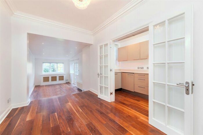 2 Bedroom Maisonette To Rent In Eton Avenue, Belsize Park, NW3