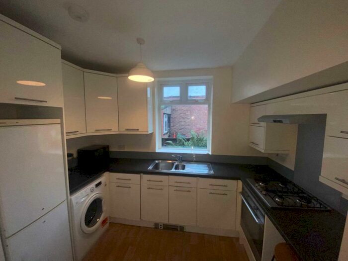 3 Bedroom Semi-Detached House To Rent In Parsonage Road, Manchester, M20