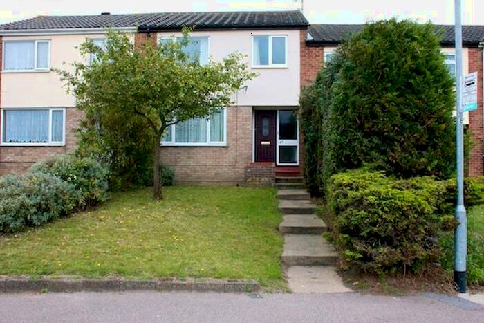 6 Bedroom Detached House To Rent In Hamlet Drive, Colchester, Essex, CO4