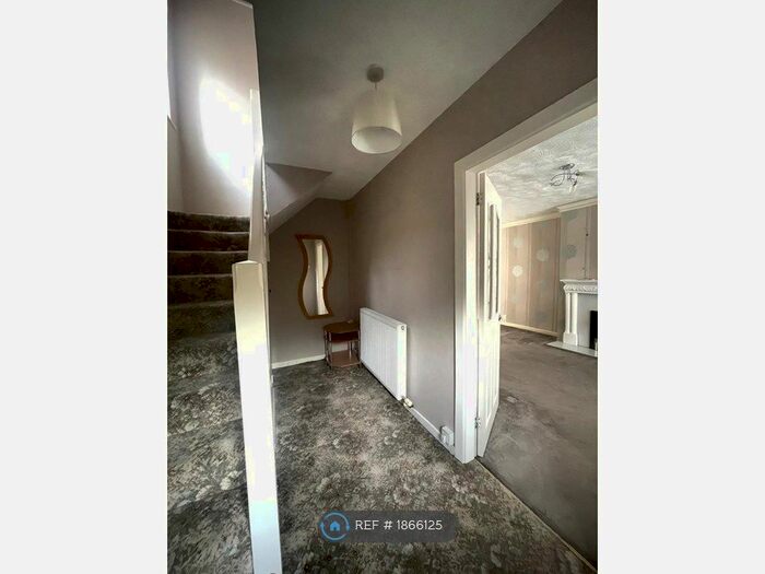 3 Bedroom Semi-Detached House To Rent In Moorfield Road, Salford, M6