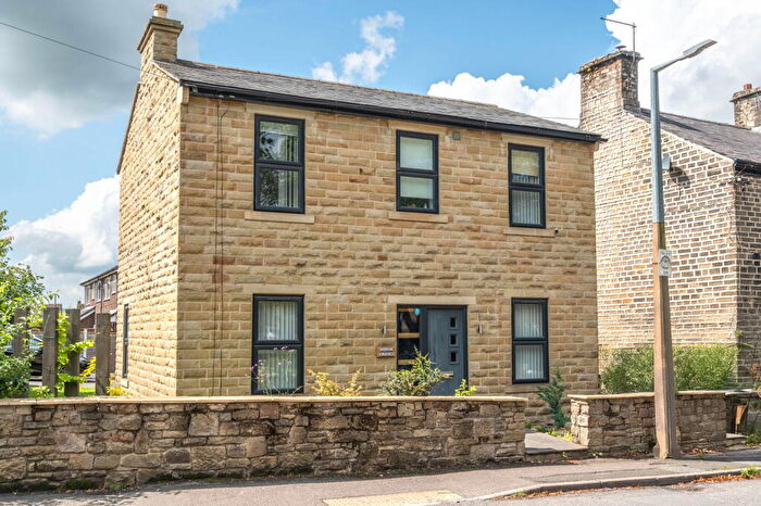 4 Bedroom Detached House For Sale In Hadfield Road, Glossop, SK13