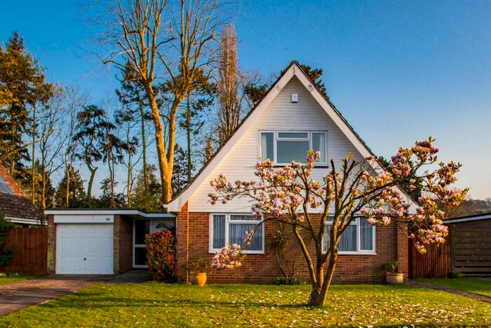 4 Bedroom Detached House To Rent In Grange Close, Goring On Thames, RG8