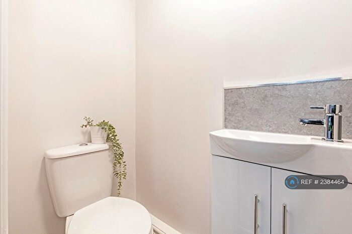 Studio To Rent In Agden Road, Sheffield, S7