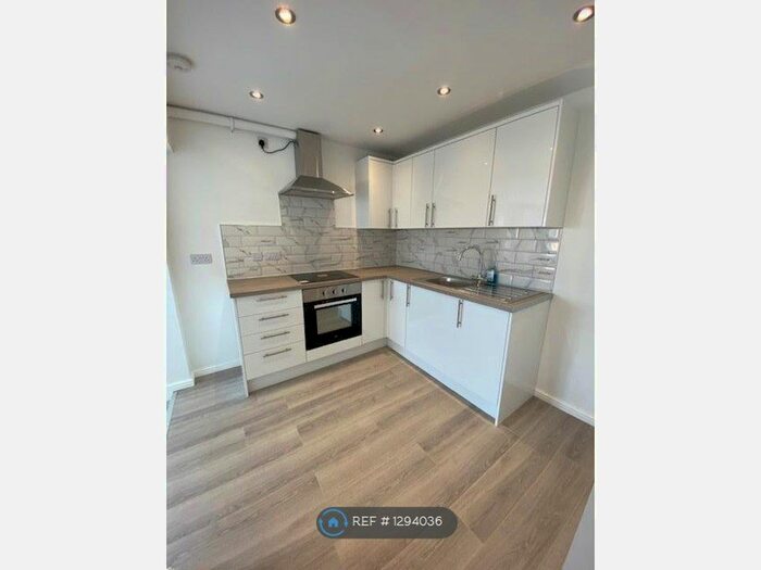 1 Bedroom Flat To Rent In Ness Road, Shoeburyness, Southend-On-Sea SS3