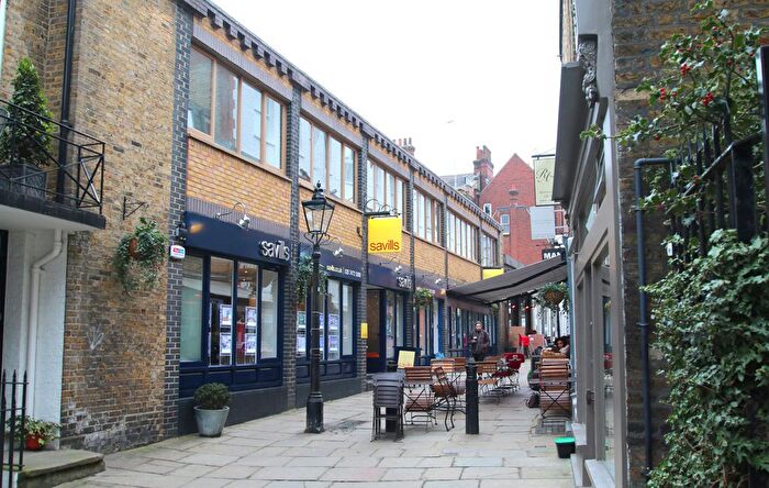 2 Bedroom Flat To Rent In A Perrins Court, Hampstead, London, NW3