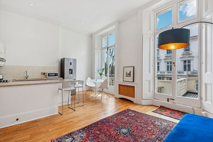 2 Bedroom Flat To Rent In Randolph Avenue, Little Venice, W9