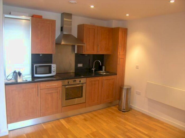 2 Bedroom Flat To Rent In The Gateway West, East Street, Leeds, LS9