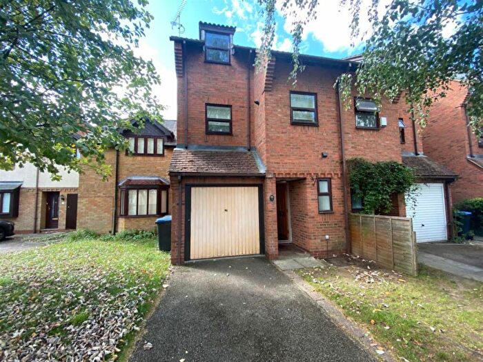 3 Bedroom Town House To Rent In Carvers Croft, Woolmer Green, SG3