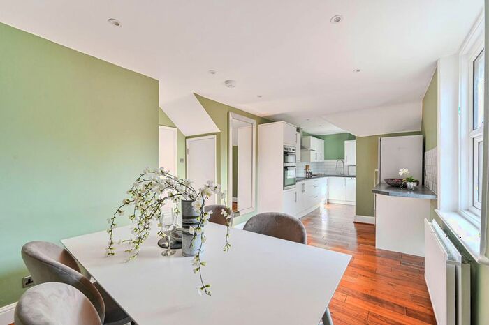 3 Bedroom Flat To Rent In Wood Vale, Forest Hill, London, SE23