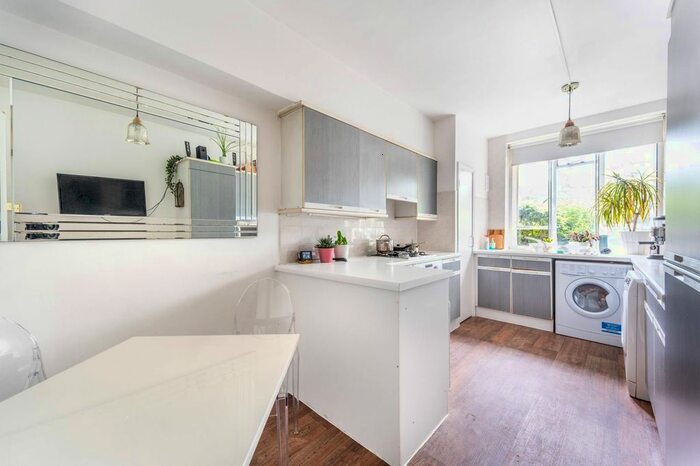 2 Bedroom Maisonette To Rent In Bayswater Road, Bayswater, London, W2