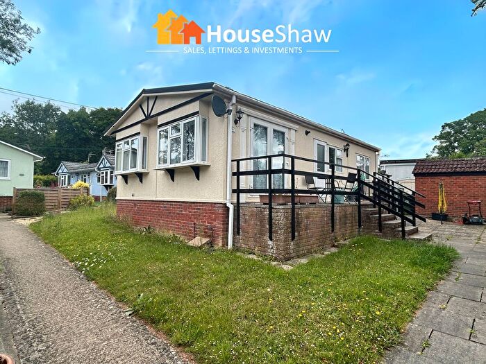 2 Bedroom Property For Sale In Chesham Road, Wigginton, HP23