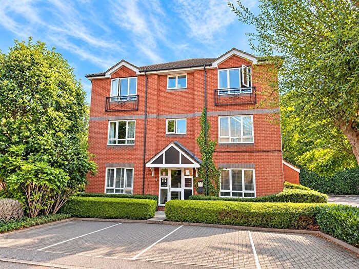 2 Bedroom Flat For Sale In Angelica Way, Whiteley, PO15