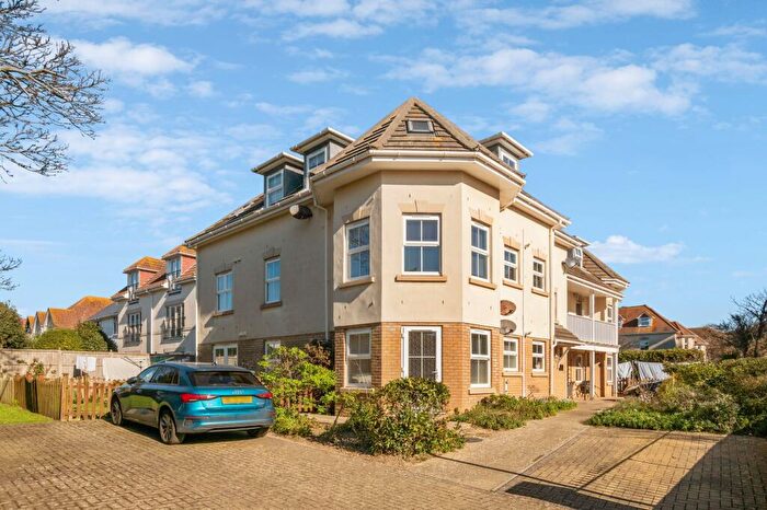 2 Bedroom Flat For Sale In Wollaston Road, Wollaston Heights, BH6