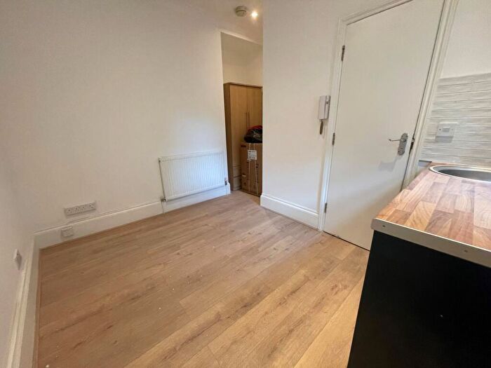 Studio To Rent In Lyncroft House, Lyncroft Gardens, West Hampstead, NW6