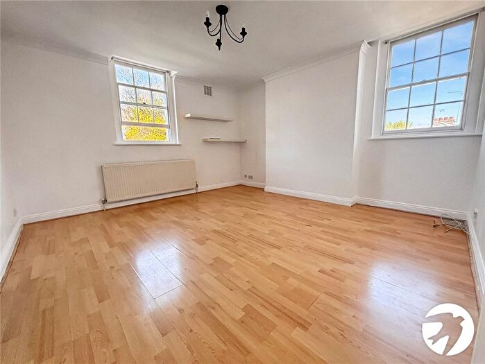 2 Bedroom Flat To Rent In High Street, St. Mary Cray, Orpington, BR5