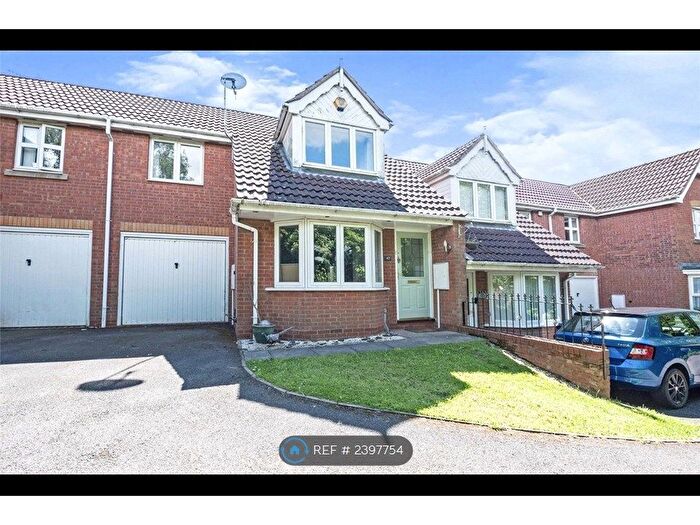 3 Bedroom Terraced House To Rent In Woodcock Close, Birmingham, B31