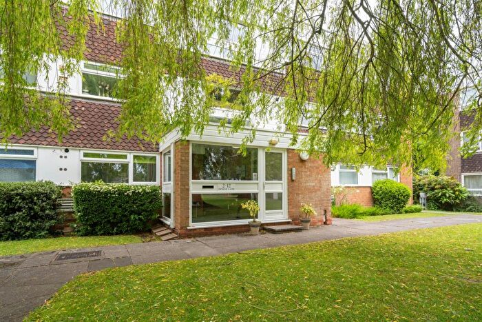 2 Bedroom Flat For Sale In Dingle Lane, Solihull, B91