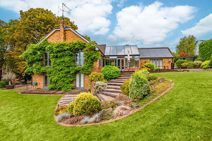 4 Bedroom Detached House For Sale In Grange Drive, No Chain, HP10