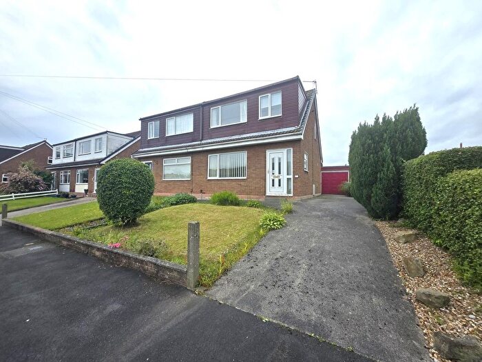 3 Bedroom Semi-Detached House For Sale In Summit Drive, Freckleton, Preston, PR4