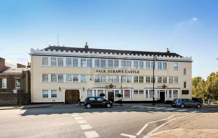 Studio To Rent In The Lodge, Jack Straws Castle, NW3