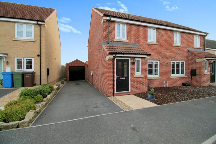 3 Bedroom Semi-Detached House For Sale In Butler Drive, Market Weighton, York, YO43