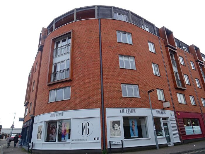 2 Bedroom Apartment To Rent In Castle Quay, Bedford, MK40