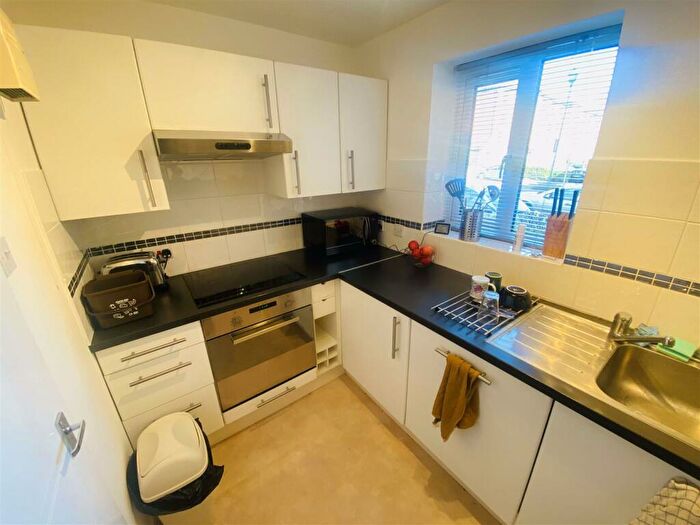 2 Bedroom Flat To Rent In B Caslon Court, Somerset Street, Bristol, BS1