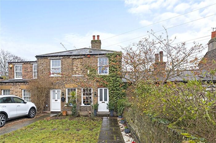 2 Bedroom End Terrace House For Sale In Uxbridge Road, Hampton Hill, TW12